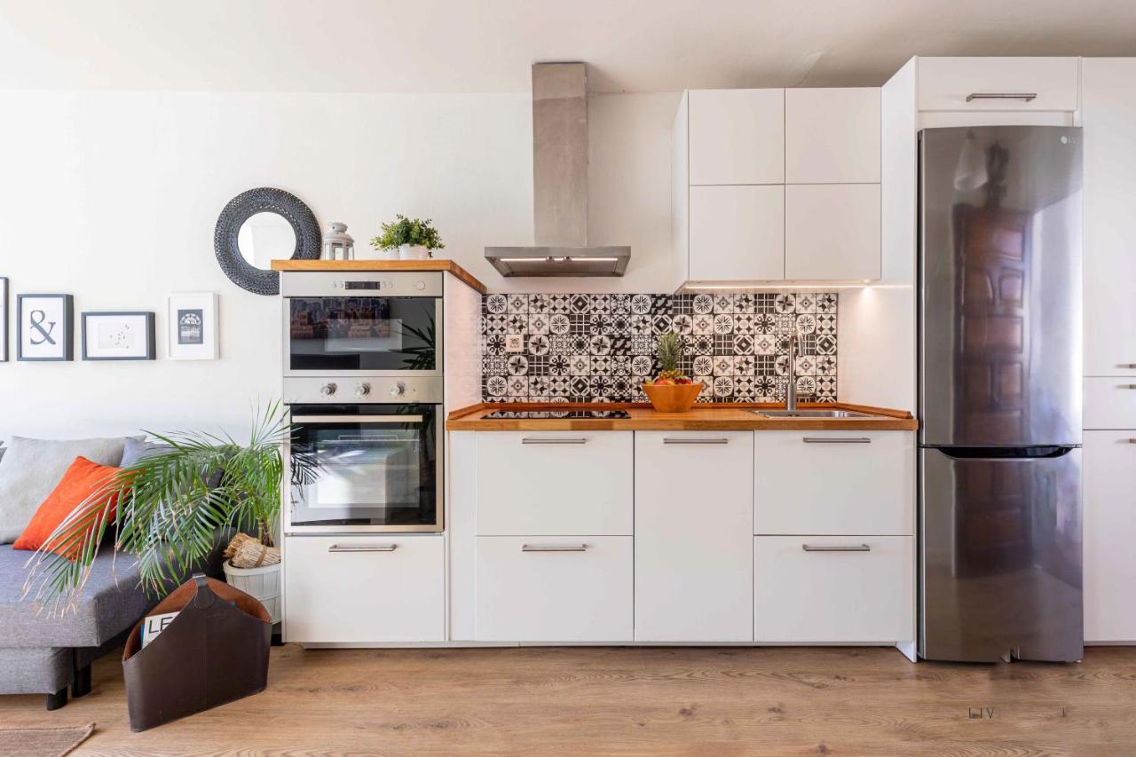 Apartamento En La Playa En Paseo Maritimo Малага Экстерьер фото