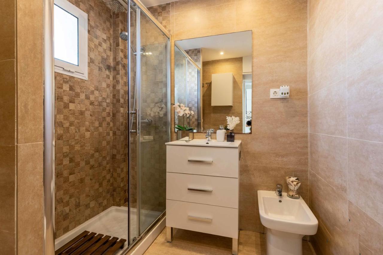 Apartamento En La Playa En Paseo Maritimo Малага Экстерьер фото