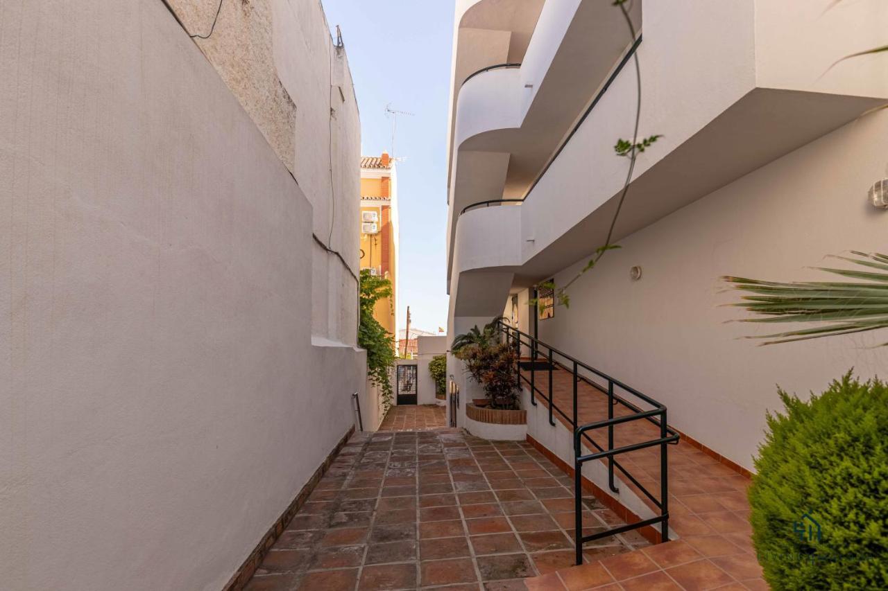Apartamento En La Playa En Paseo Maritimo Малага Экстерьер фото